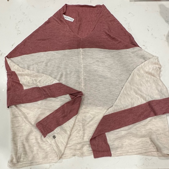 Lululemon shoulder wrap - Picture 1 of 2